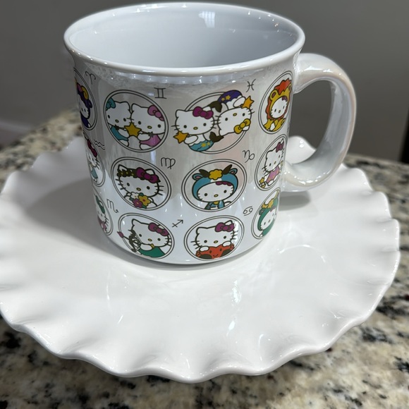 *NEW* SANRIO HELLO KITTY ZODIAC SIGNS CAMPER MUG - Picture 2 of 7